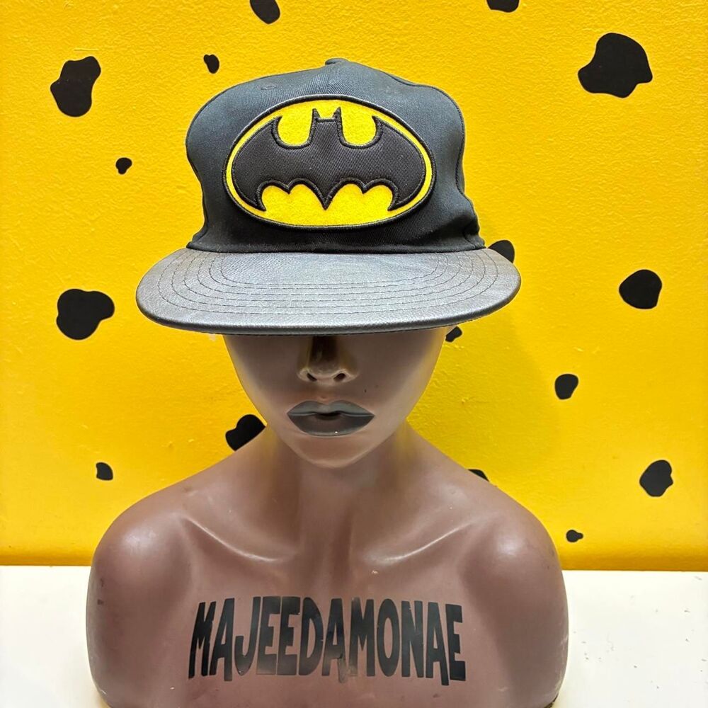 Dc-comics Men's Black and Yellow Hat